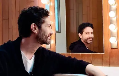 Benny Ibarra Siente el fuego celebrando 55 años. 