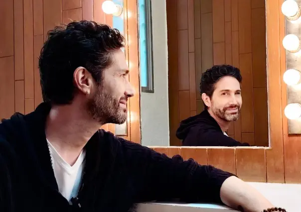 Benny Ibarra Siente el fuego celebrando 55 años. 