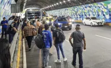 Accidente en el Túnel de la Loma Larga provoca caos vial de San Pedro a Monterrey Accidente en el Túnel de la Loma Larga provoca caos vial de San Pedro a Monterrey