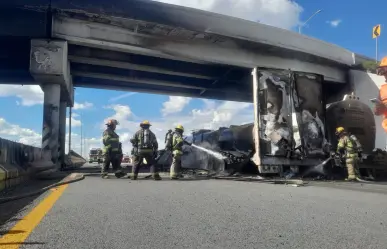 Se incendian dos camiones de carga en Apodaca