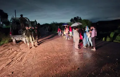 FOTOS | Así rescataron a 40 paseantes atrapados en Garabitos por la crecida del Arroyo Seco