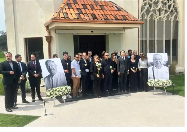 Rinden guardia de honor a Mauricio Fernández en La Milarca