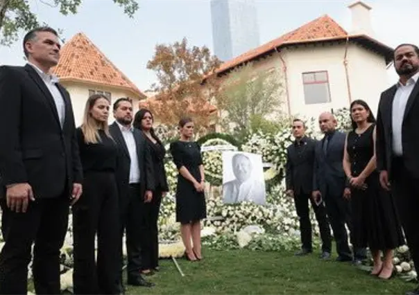 Diputados locales del PAN realizan guardia en honor a Mauricio Fernández