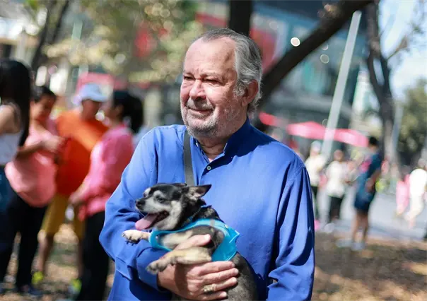 Mauricio Fernández y su perrito Pancho, la dupla entrañable en San Pedro de Pinta