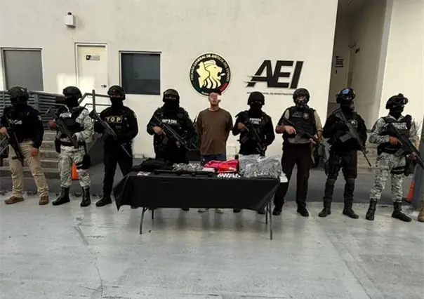 Operativo en Escobedo frena a presunto delincuente con armas y droga