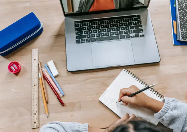 UAT abre convocatoria para estudiar la preparatoria en línea