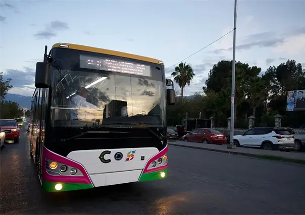 Gobierno de Saltillo desmiente imágenes sobre presuntos daños a autobús; llama a combatir fake news