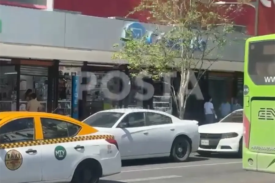 VIDEO | Autoridades realizan cateo en la Plaza de la Tecnología por venta de celulares robados