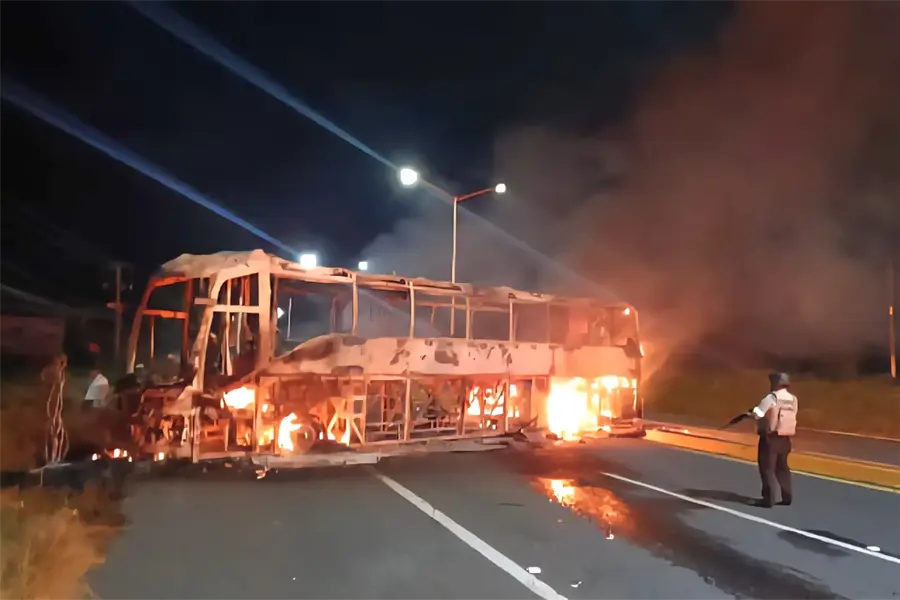 Carretera Durango - Zacatecas registra narcobloqueos este viernes 3 de octubre