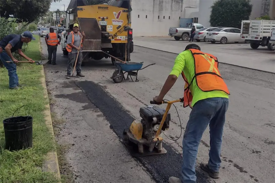 Amplían presupuesto para bachear calles de Victoria