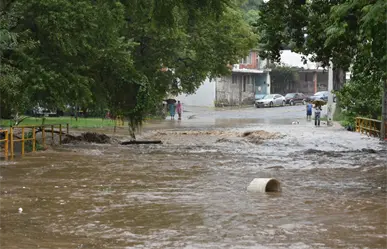 Por desborde del río San Marcos cierran vialidades en la capital de Tamaulipas