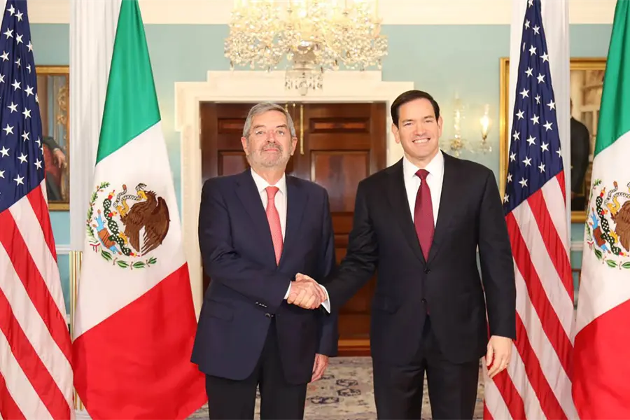 Juan Ramón de la Fuente se reúne con Marco Rubio en EU para revisar temas de seguridad