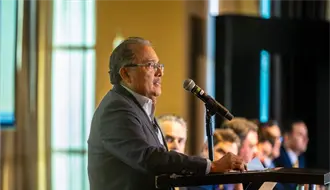 Andrés Mijes impulsa alianzas para mejorar la calidad del aire en Nuevo León