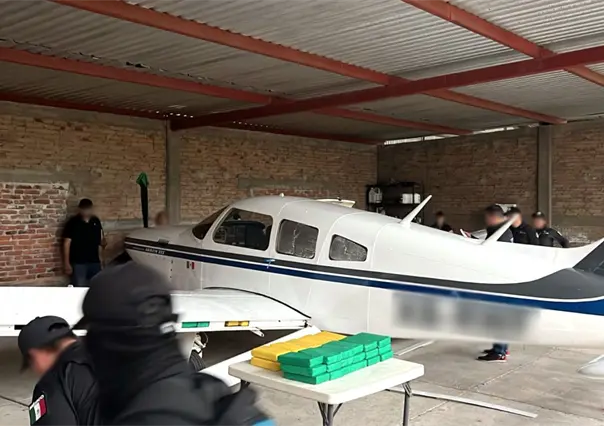 FGR asegura más de 200 paquetes de cocaína en aeródromo de Chiapas