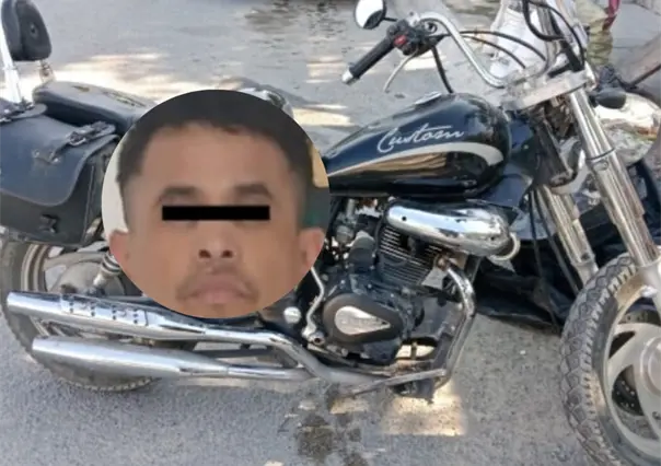 Hombre circula sin casco en motocicleta robada y es detenido en Salinas Victoria