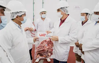 Américo Villarreal superviso modernización del rastro TIF en la UAT