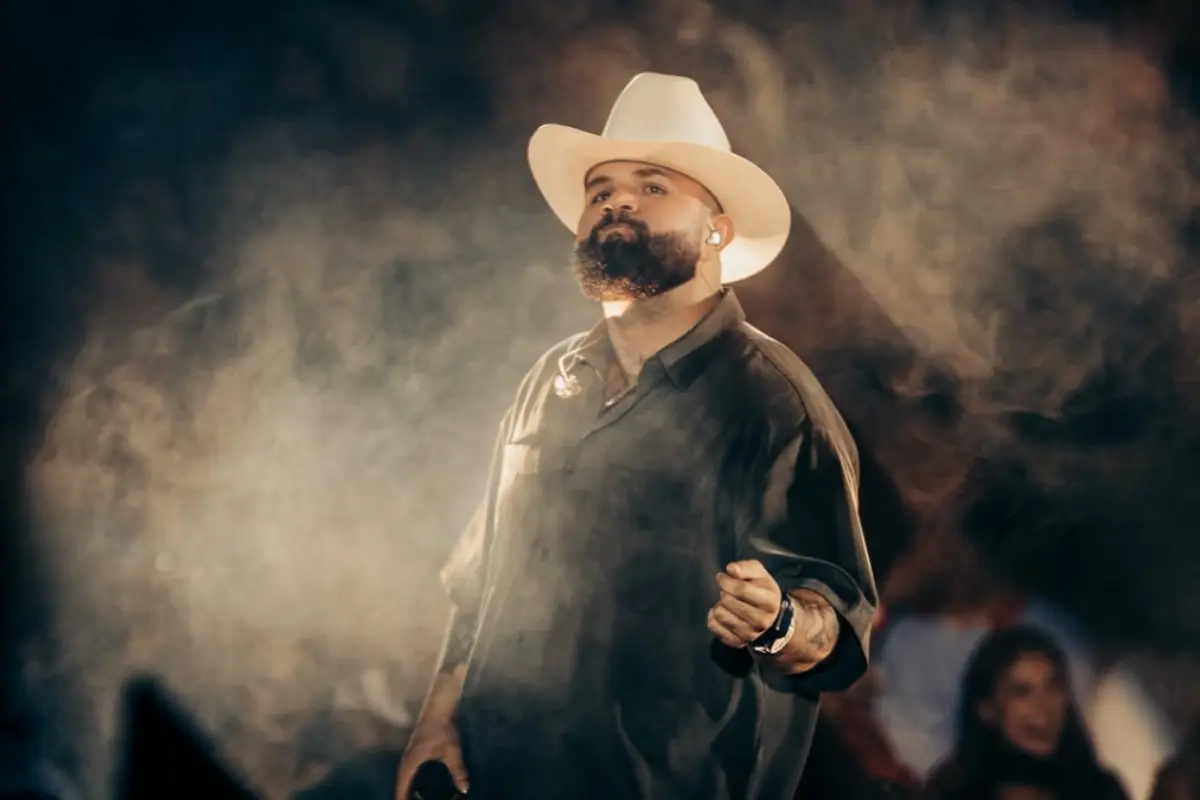 Carin León se solidariza con las familias por la explosión que se dio en una tienda en Hermosillo Foto: IG @carinleon