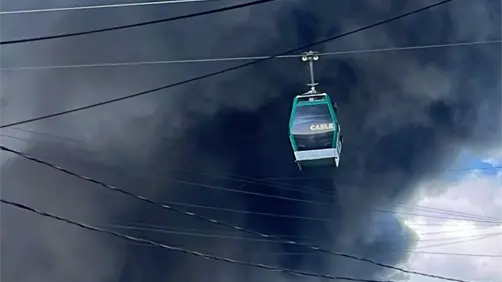 VIDEO | Fuerte incendio en fábrica de colchones en Ecatepec: desalojan a 500 personas y suspenden Mexicable