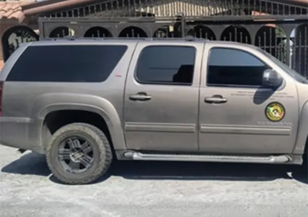 Detienen a tres hombres por extorsión tras exigir dinero a contratista en Monterrey