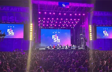Arranca el escenario principal del Festival Santa Lucía con Hands Percussion y show de drones