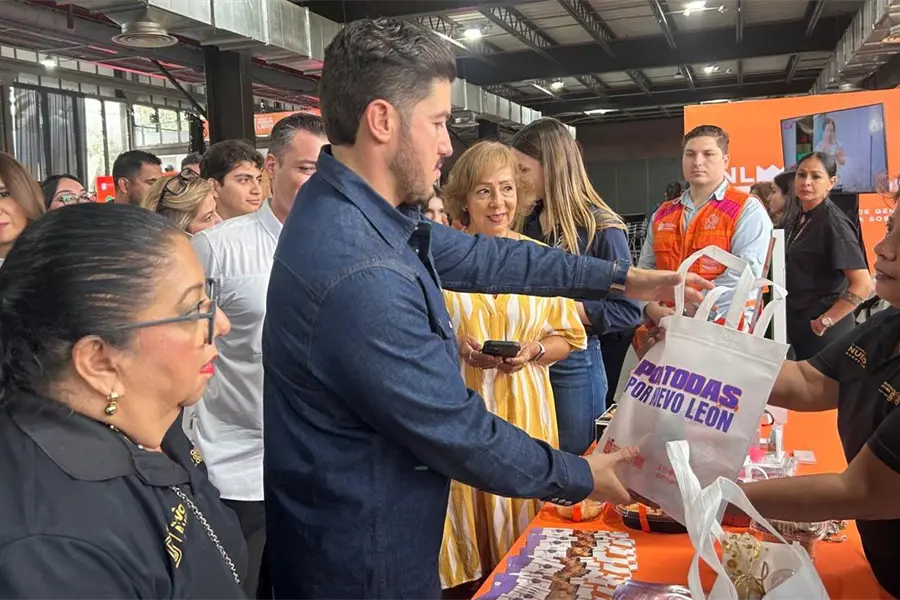 Mariana Rodríguez y Samuel García inauguran el Mercadito Hecho en Nuevo León para celebrar el emprendimiento femenino
