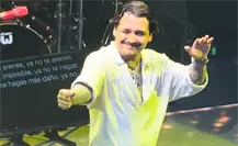 Christian Nodal tiene noche triunfal en Monterrey