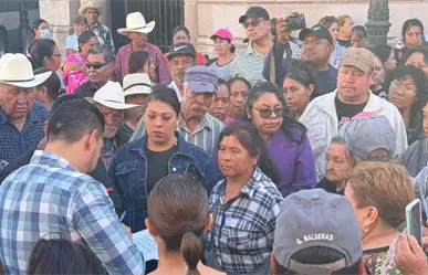 Choque de manifestaciones afuera de Cabildo