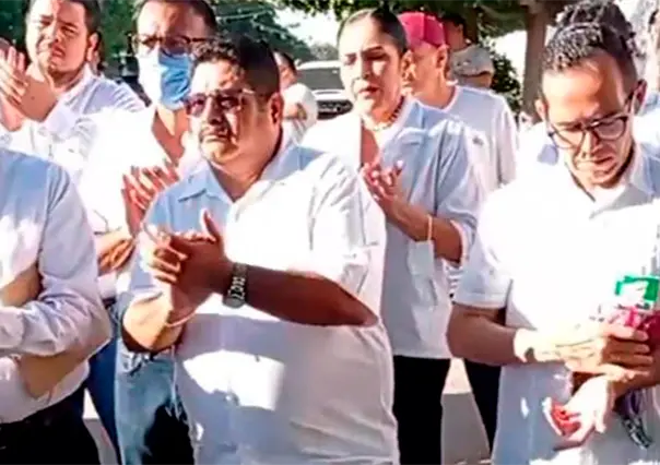 Retiro de 180 plazas provoca protesta de trabajadores de Salud en BCS