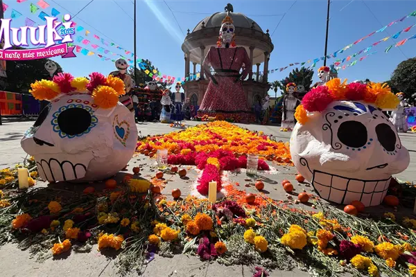 ¿Dónde está y cómo luce el altar de muertos monumental de Durango? ¿Dónde está y cómo luce el altar de muertos monumental de Durango?