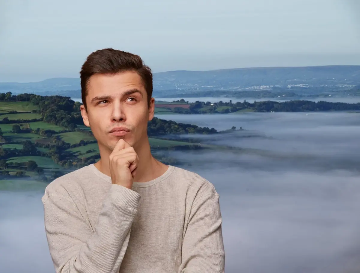 Conocer los efectos de la inversión térmica y cómo prevenir sus consecuencias es clave para enfrentar estas temporadas. Foto: Canva.