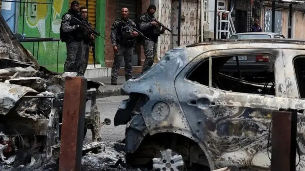 Comando Vermelho: ¿Qué es y por qué la policía de Brasil desplegó un operativo en su contra?