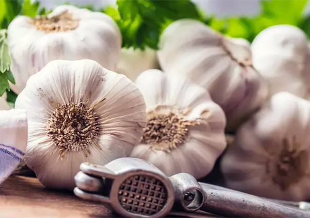 Descubre el ritual con ajo de Mizada Mohamed que desbloquea energía y atrae la suerte