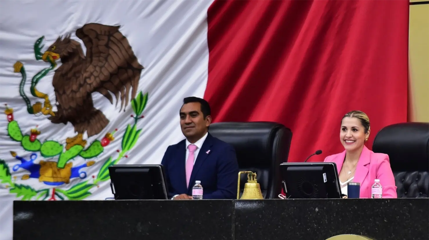 Diputados de Durango buscan regular a las mesas y asociaciones de padres de familia. | Foto: Especial.