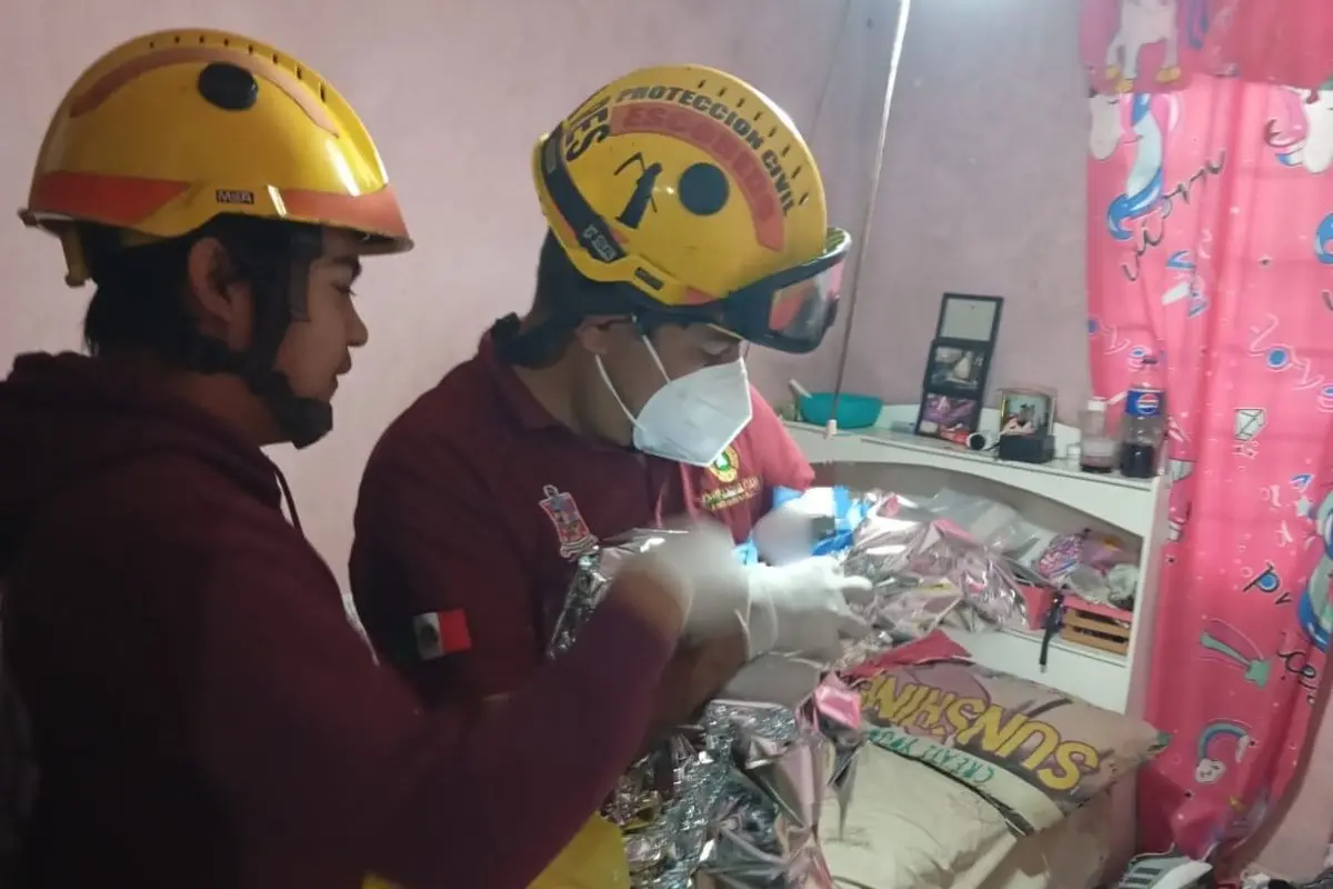 La mañana de este miércoles, elementos de Protección Civil de Escobedo demostraron nuevamente su compromiso y vocación de servicio al asistir un parto de emergencia. Foto: PC de Escobedo