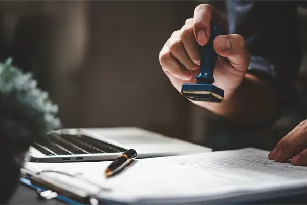 Estados Unidos pone fin a la renovación automática de permisos laborales para migrantes en 2025 Estados Unidos pone fin a la renovación automática de permisos laborales para migrantes en 2025