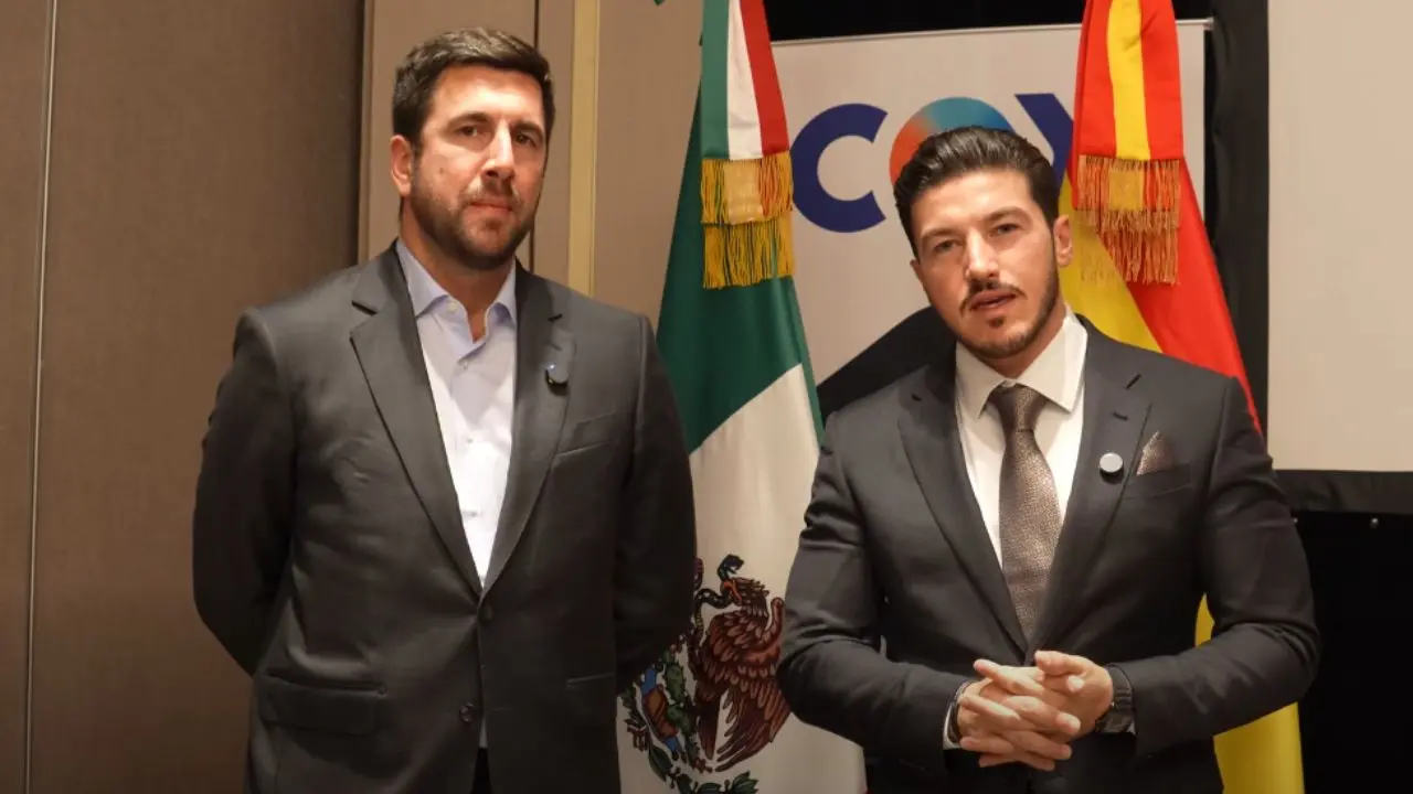 El gobernador de Nuevo León junto al empresario Enrique Riquelme Foto: facebook Samuel García