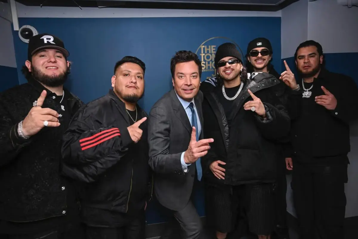 Fuerza Regida arrasa en The Tonight Show de Jimmy Fallon (Foto: IG @fuerzaregida / Canva)