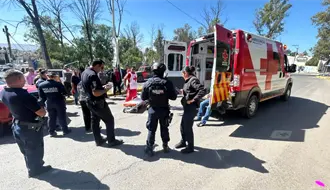 Maestra de Durango atropella a pareja de adultos mayores afuera de preparatoria