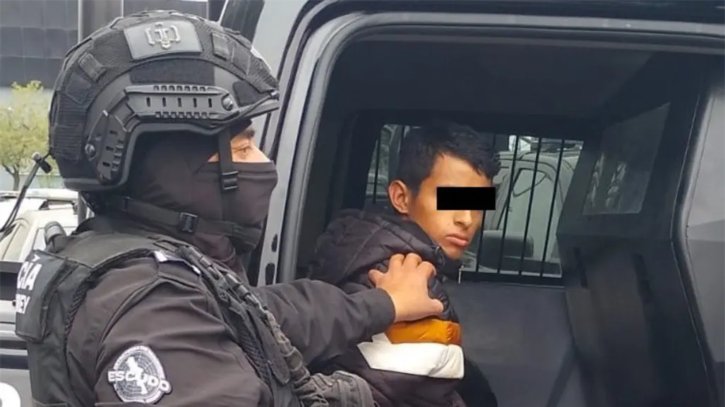Detienen a joven en Monterrey por conducir motocicleta robada; esto informó la Policía