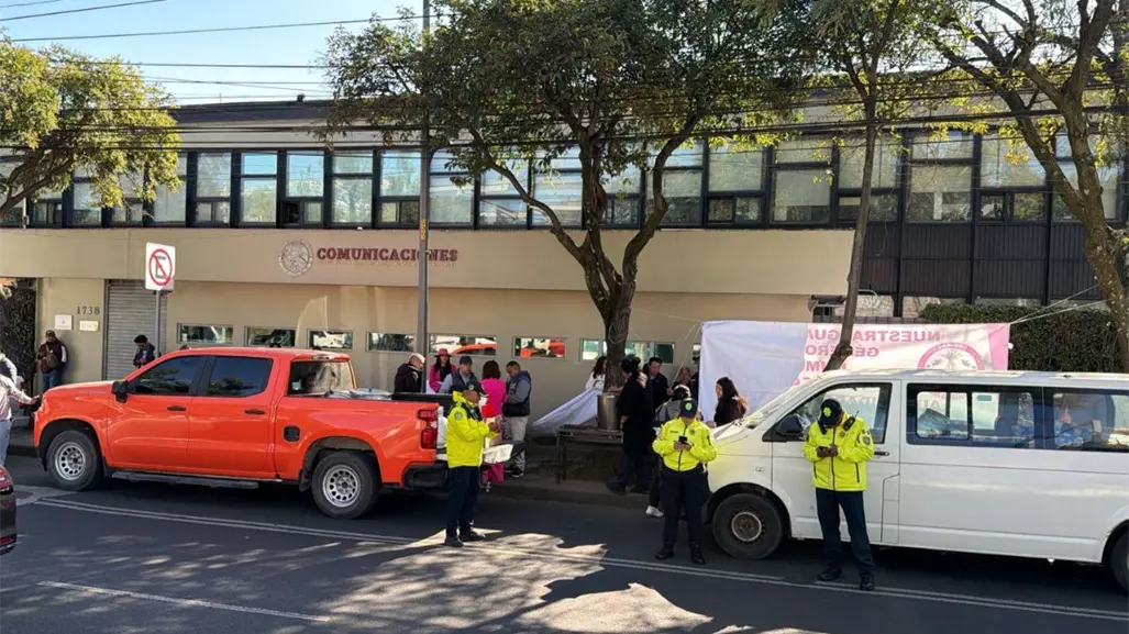 VIDEO | Transportistas bloquean avenida Universidad: exigen solución al rezago en emplacamientos en CDMX