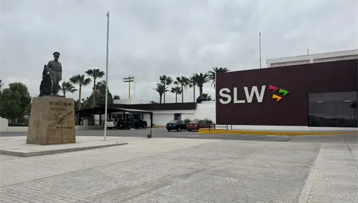 Aeropuerto SLW: ¿Qué opciones de compras y gastronomía hay alrededor?