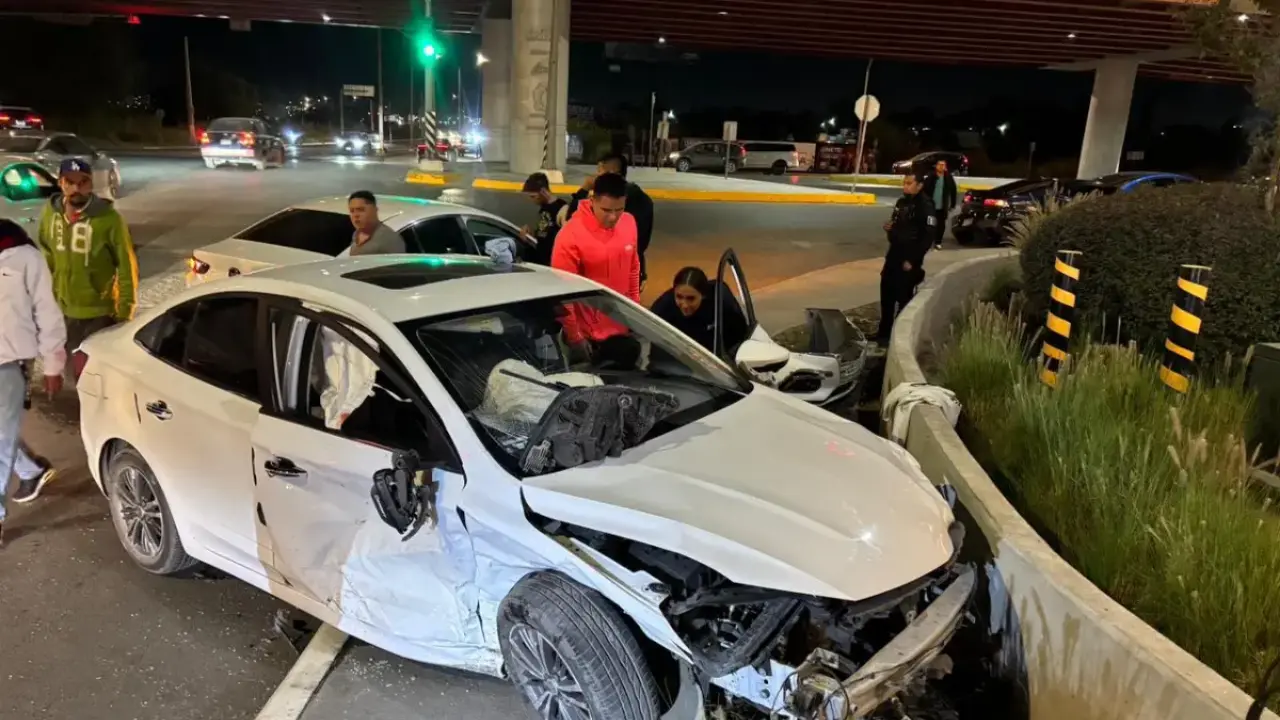Según los informes preliminares, el responsable sería un médico que conducía el Mercedes-Benz a exceso de velocidad./Foto: Cortesía