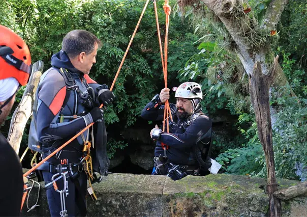 Estudiantes y sector privado de Yucatán unen esfuerzos para la limpieza del cenote Xi´ Im Há en Valladolid