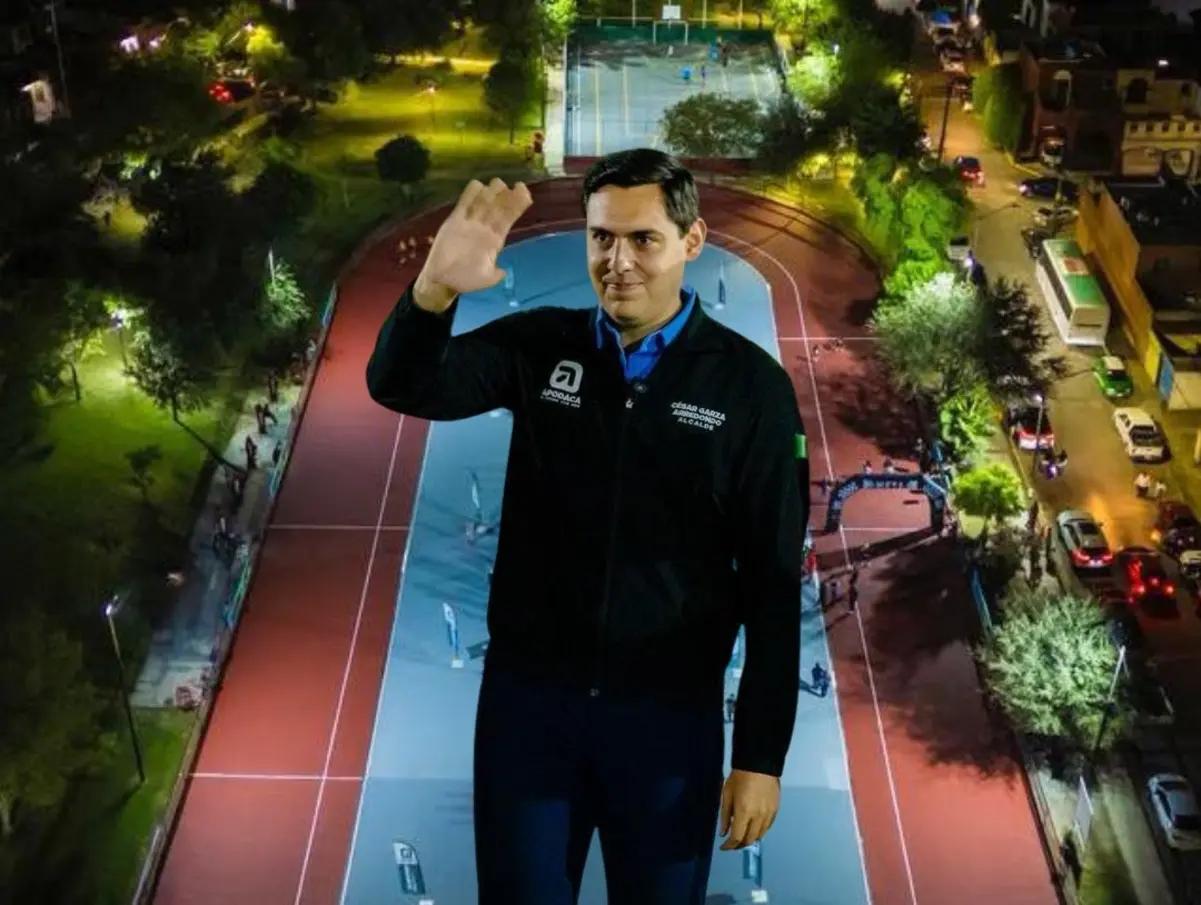 El alcalde de Apodaca, César Garza Arredondo, realizó la inauguración oficial del patinódromo en la colonia Misión de San Miguel. Foto: Gobierno de Apodaca/Canva.