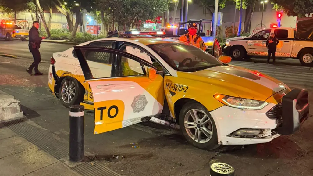 Patrulla y camioneta chocan en la Roma, CDMX: tres personas resultan heridas