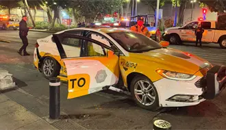 Patrulla y camioneta chocan en la Roma, CDMX: tres personas resultan heridas