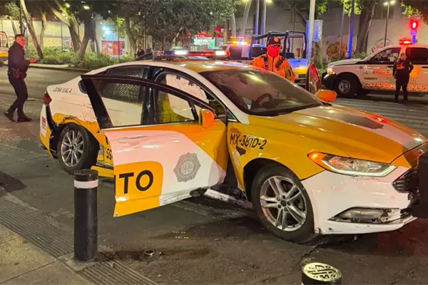 Patrulla y camioneta chocan en la Roma, CDMX: tres personas resultan heridas
