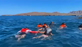 Cygnus y Romantic, los youtubers españoles declaran a Espíritu Santo como el paraíso en México