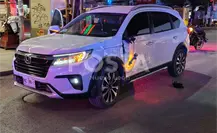 VIDEO | Aparatoso choque en Monterrey deja a motociclista herido y caos vial matutino VIDEO | Aparatoso choque en Monterrey deja a motociclista herido y caos vial matutino