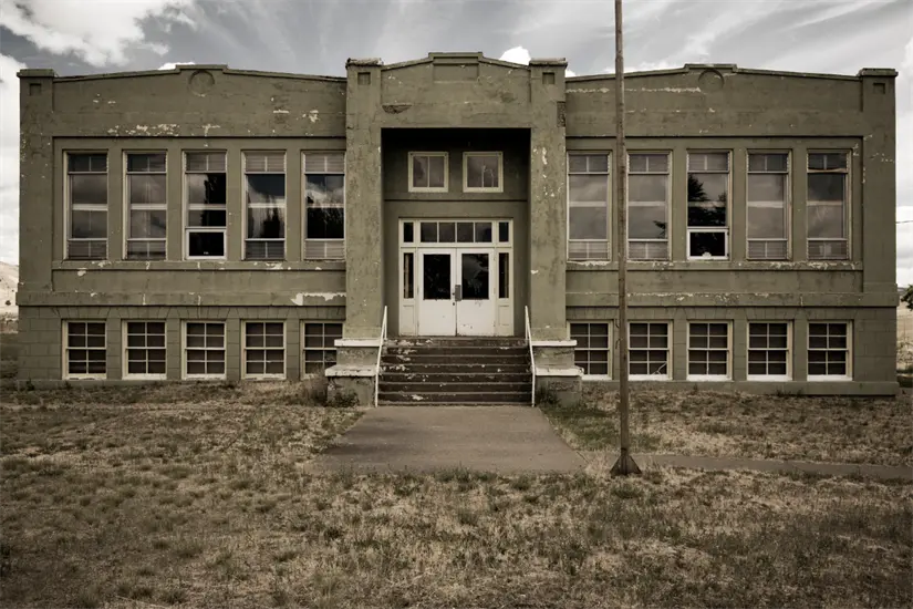 Escuela abandonada. Foto: Canva